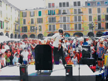 Mago en Mallorca para Cenas de Empresa - Magia Promocional - Presentación de Productos