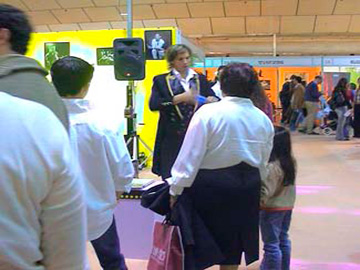 Mago en Mallorca para Cenas de Empresa - Magia Promocional - Presentación de Productos