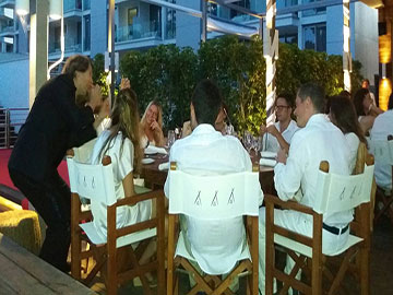 Mago en Mallorca para Cenas de Empresa - Magia Promocional - Presentación de Productos